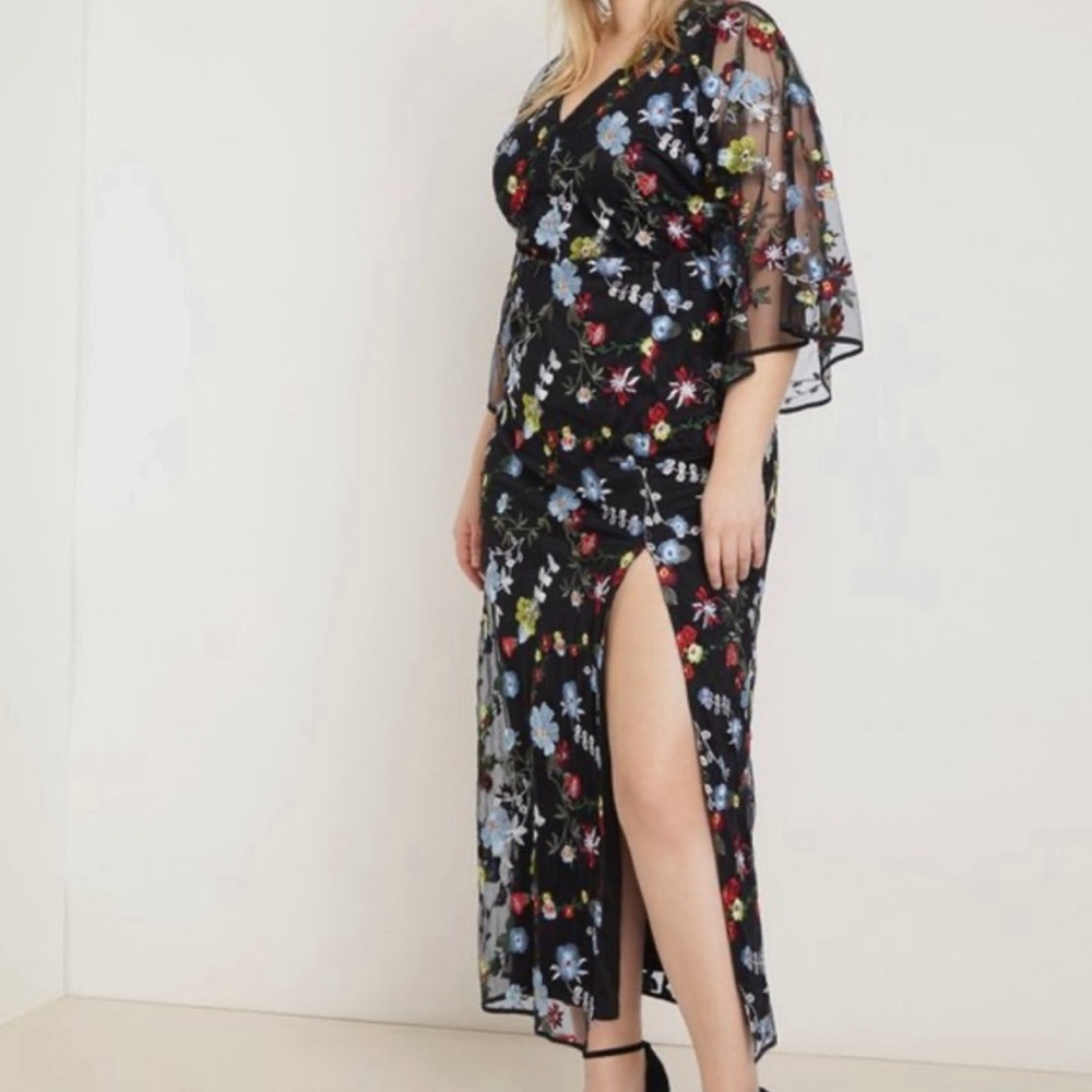 Eloquii: Floral Embroidery Maxi Dress